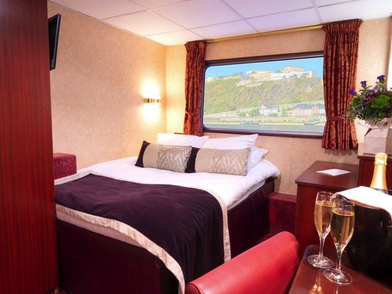 Main Deck 1 Double Bed CAT. A